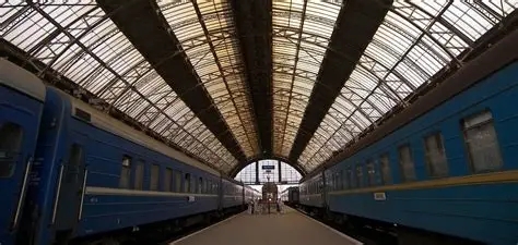 Шторм в Харьковской области парализовал движение поездов: какие рейсы задерживаются Шторм в Харьковской области парализовал движение поездов: какие рейсы задерживаются