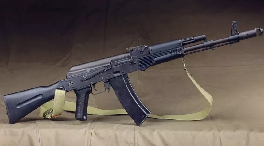 Курсант расстрелял двух военных на полигоне в Черниговской области Курсант расстрелял двух военных на полигоне в Черниговской области