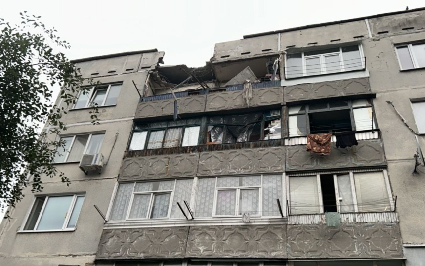 Вибухи у Павлограді та області: атаковані житлові будинки, підприємства та пожежна частина Вибухи у Павлограді та області: атаковані житлові будинки, підприємства та пожежна частина