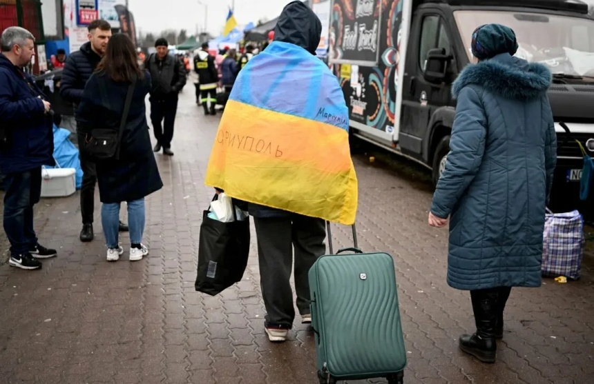 В Україні можуть спростити правила виїзду за кордон для чоловіків віком від 18 до 25 років В Україні можуть спростити правила виїзду за кордон для чоловіків віком від 18 до 25 років