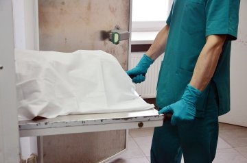 В Италии мужчина "ожил" через полчаса после официального подтверждения смерти В Италии мужчина "ожил" через полчаса после официального подтверждения смерти