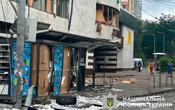 В Киеве станция метро Лукьяновская частично возобновила работу после атаки В Киеве станция метро Лукьяновская частично возобновила работу после атаки
