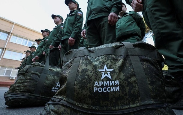 В России предлагают призывать в армию в течение всего года В России предлагают призывать в армию в течение всего года
