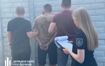 Пограничник продавал гуманитарные автомобили для ВСУ в Харькове Пограничник продавал гуманитарные автомобили для ВСУ в Харькове