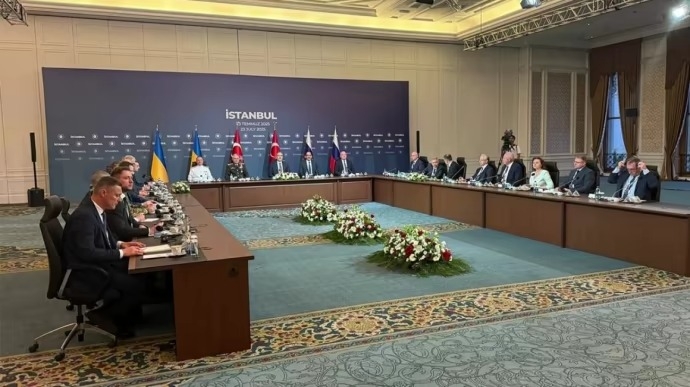 Третий раунд переговоров между Украиной и РФ завершился: длился менее часа Третий раунд переговоров между Украиной и РФ завершился: длился менее часа