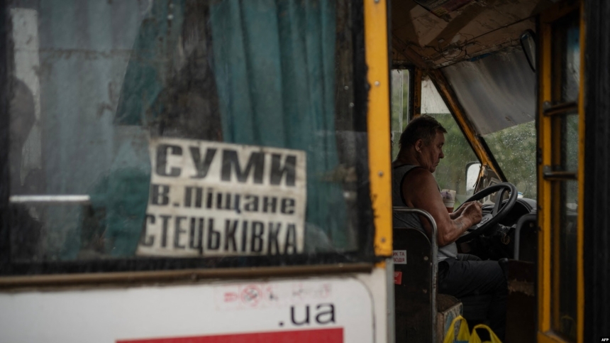 Удар по автобусу в Сумской области: три человека погибли, пятеро получили ранения Удар по автобусу в Сумской области: три человека погибли, пятеро получили ранения
