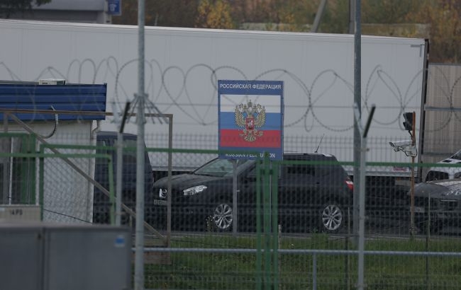 Россия закрывает 20 пограничных пунктов с Украиной Россия закрывает 20 пограничных пунктов с Украиной