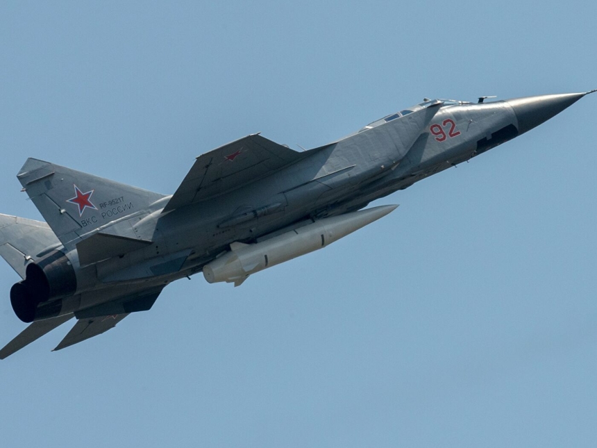 МиГ-31К в воздухе: по Николаеву запустили ракеты МиГ-31К в воздухе: по Николаеву запустили ракеты