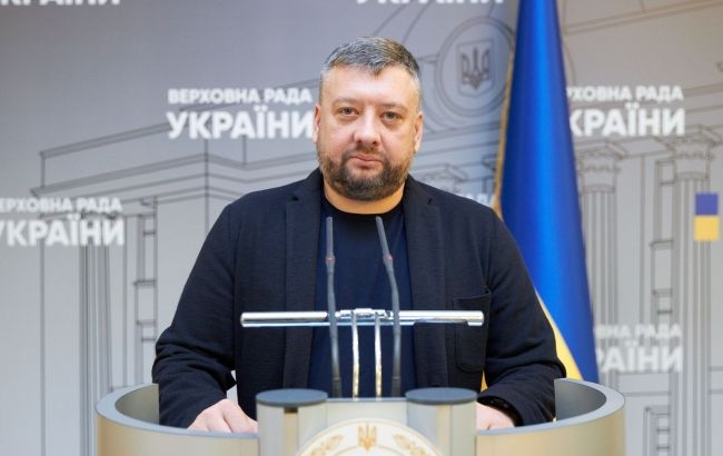 Членство нардепа Кузнецова во фракции "Слуга народа" приостановлено — Арахамия Членство нардепа Кузнецова во фракции "Слуга народа" приостановлено — Арахамия