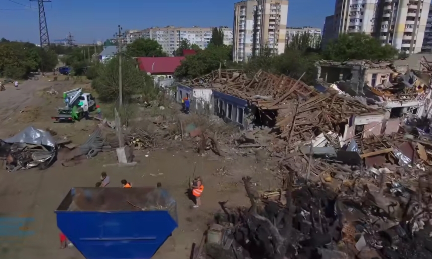 Опубликовано видео последствий атаки на Николаев, снятое с высоты птичьего полета Опубликовано видео последствий атаки на Николаев, снятое с высоты птичьего полета