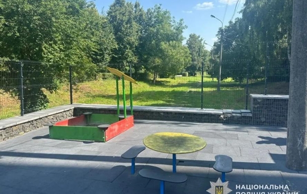Стрельба у детской площадки в Тернополе: подозревают 14-летнего подростка Стрельба у детской площадки в Тернополе: подозревают 14-летнего подростка