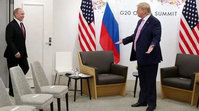 Встреча на Аляске: Макрон и Стармер договорились сотрудничать с Трампом Встреча на Аляске: Макрон и Стармер договорились сотрудничать с Трампом