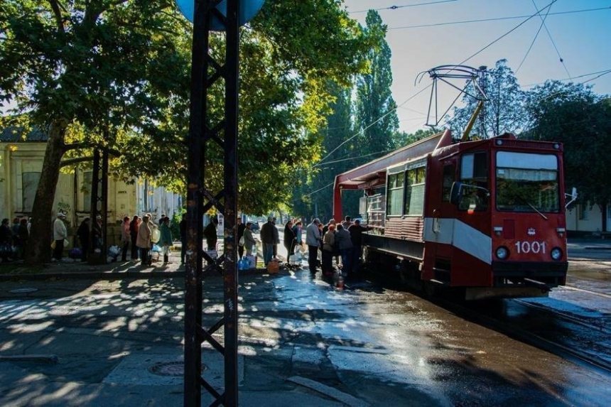 У Миколаєві завтра не буде видачі води з трамваїв та тролейбусів У Миколаєві завтра не буде видачі води з трамваїв та тролейбусів