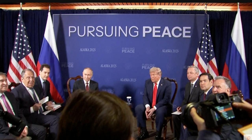 На Аляске стартовали переговоры Путина и Трампа На Аляске стартовали переговоры Путина и Трампа