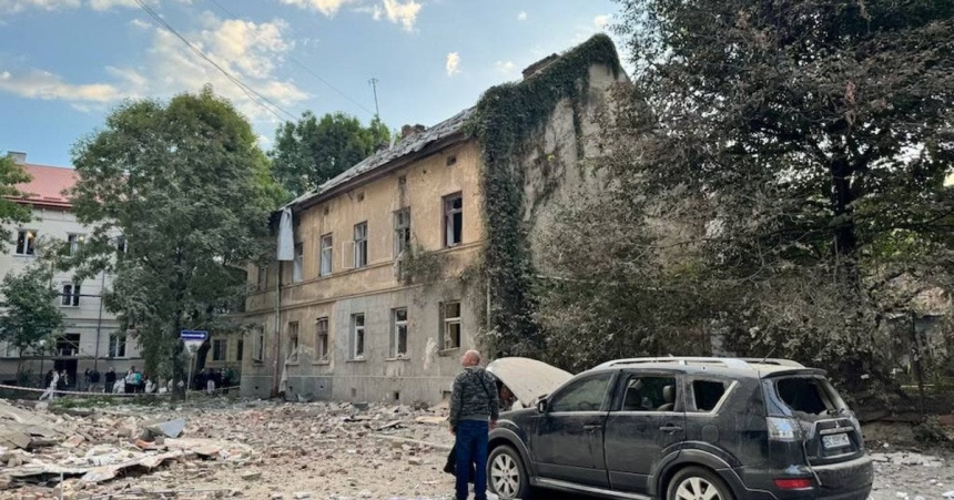 Ночные удары по Львову: один человек погиб, в городе есть разрушения и пострадавшие Ночные удары по Львову: один человек погиб, в городе есть разрушения и пострадавшие