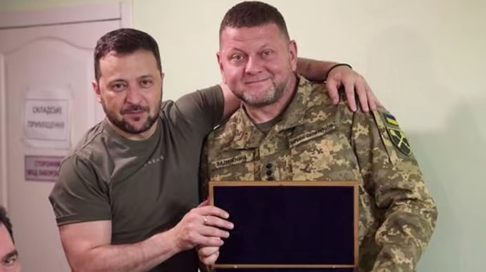 Українці готові проголосувати за президента Зеленського та партію Залужного – опитування Українці готові проголосувати за президента Зеленського та партію Залужного – опитування