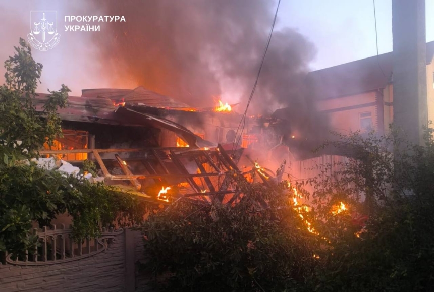Росіяни атакували Херсон: є загибла й потерпілі Росіяни атакували Херсон: є загибла й потерпілі