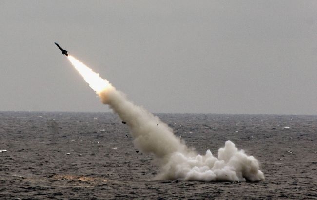 Бійці ГУР уразили ракетний корабель-носій «Калібрів» в Азовському морі (відео) Бійці ГУР уразили ракетний корабель-носій «Калібрів» в Азовському морі (відео)