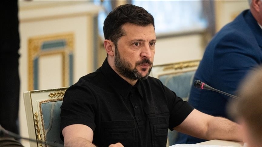 Зеленський закликав не знімати санкції з Росії Зеленський закликав не знімати санкції з Росії