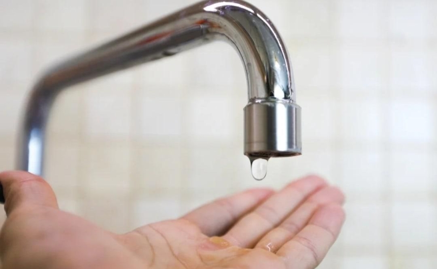 Без води більш ніж на добу залишилася миколаївська багатоповерхівка Без води більш ніж на добу залишилася миколаївська багатоповерхівка