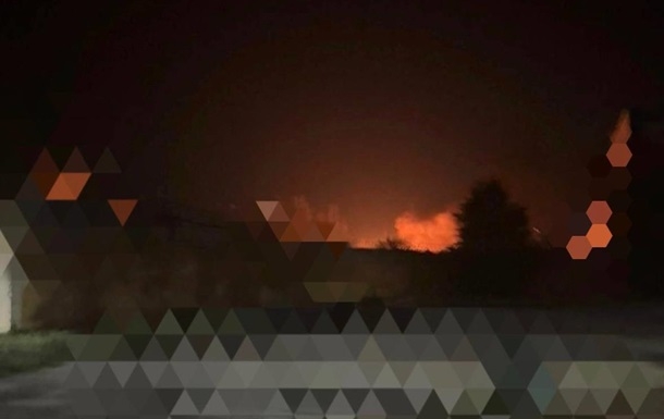 Атака БПЛА: у Запоріжжі горить підприємство Атака БПЛА: у Запоріжжі горить підприємство