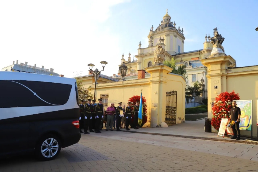 Андрія Парубія проводять в останню путь (фото) Андрія Парубія проводять в останню путь (фото)