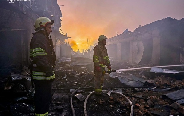 Россия в сентябре сбросила 900 бомб - Зеленский Россия в сентябре сбросила 900 бомб - Зеленский