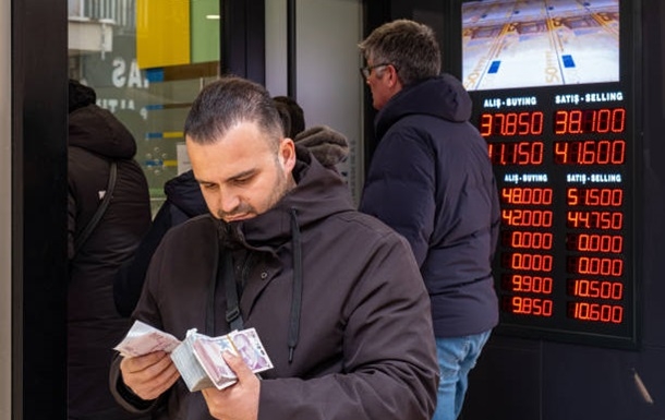 Турецкая лира впервые в истории стала дешевле украинской гривны Турецкая лира впервые в истории стала дешевле украинской гривны