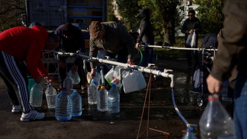 Частина Миколаєва через аварію залишилася без води (адреси) Частина Миколаєва через аварію залишилася без води (адреси)