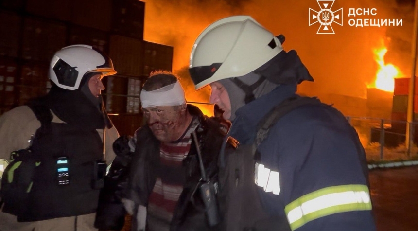 В Черноморске блэкаут после ударов россиян В Черноморске блэкаут после ударов россиян