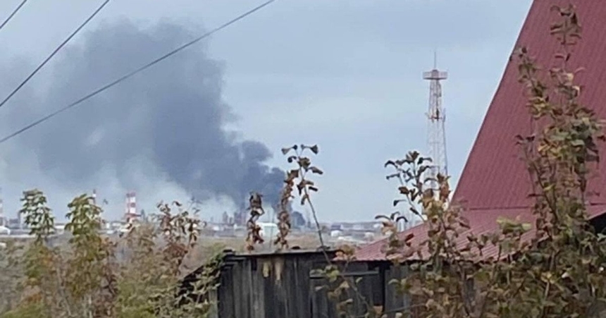 Дрони вдарили по нафтопереробному заводу в російській Уфі Дрони вдарили по нафтопереробному заводу в російській Уфі