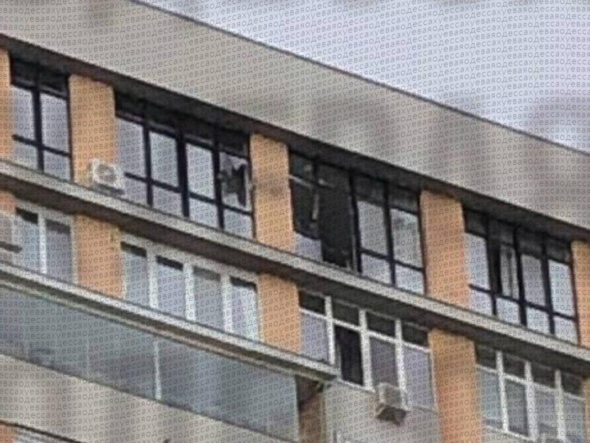 В Одессе "Шахед" влетел в квартиру (видео) В Одессе "Шахед" влетел в квартиру (видео)