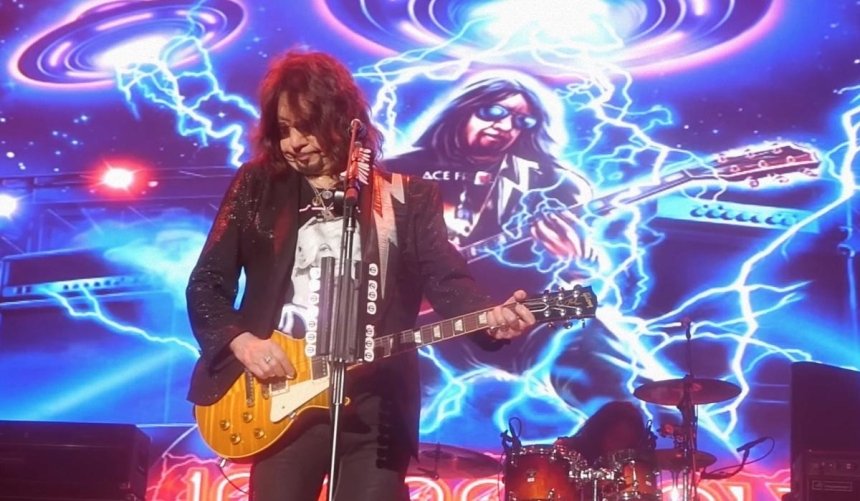 Помер співзасновник і гітарист легендарної групи Kiss Помер співзасновник і гітарист легендарної групи Kiss