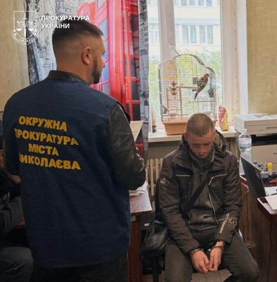 Суд відправив до СІЗО 19-річного підозрюваного у замаху на вбивство двох людей Суд відправив до СІЗО 19-річного підозрюваного у замаху на вбивство двох людей