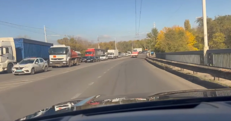 Мосты парализовали пробки в Николаеве: стала известна причина (видео) Мосты парализовали пробки в Николаеве: стала известна причина (видео)