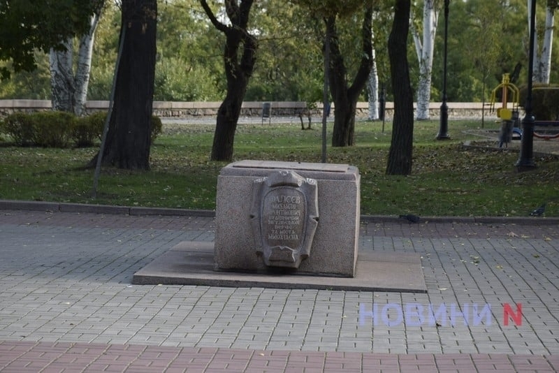 Пам'ятник Фалєєву, демонтований у Миколаєві, знайшовся на складі КП Пам'ятник Фалєєву, демонтований у Миколаєві, знайшовся на складі КП