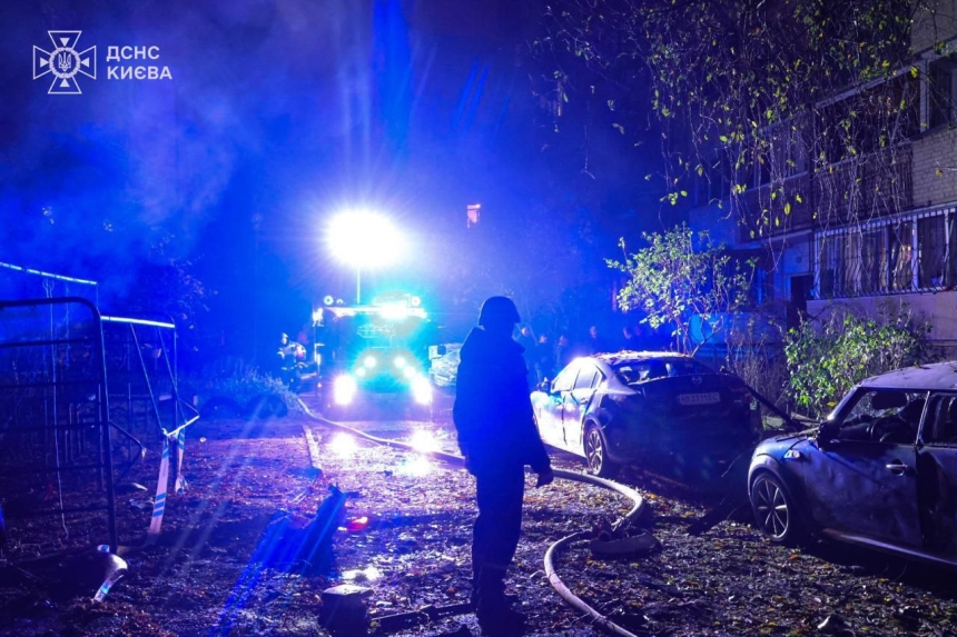У Києві внаслідок атаки постраждала синагога (відео) У Києві внаслідок атаки постраждала синагога (відео)