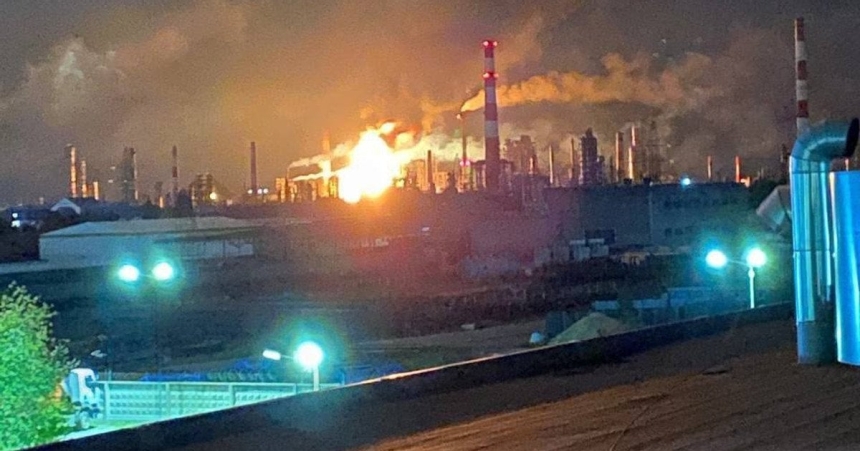 После атаки дронов остановлена часть Рязанского НПЗ После атаки дронов остановлена часть Рязанского НПЗ