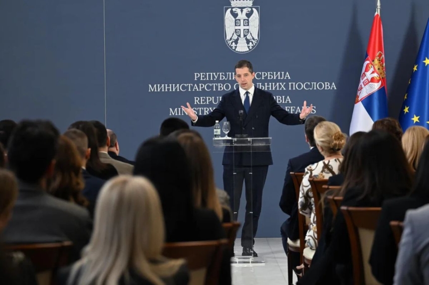 В Сербии заявили, что Белград готов принять мирные переговоры между Украиной и РФ В Сербии заявили, что Белград готов принять мирные переговоры между Украиной и РФ