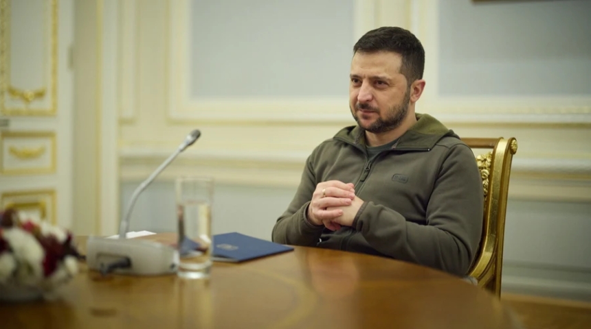 Зеленский поручил "расширить географию" ударов вглубь РФ Зеленский поручил "расширить географию" ударов вглубь РФ