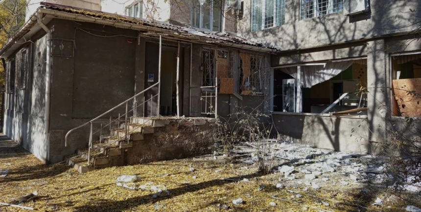 РФ завдала удару по дитячій лікарні в Херсоні: багато постраждалих (відео) РФ завдала удару по дитячій лікарні в Херсоні: багато постраждалих (відео)