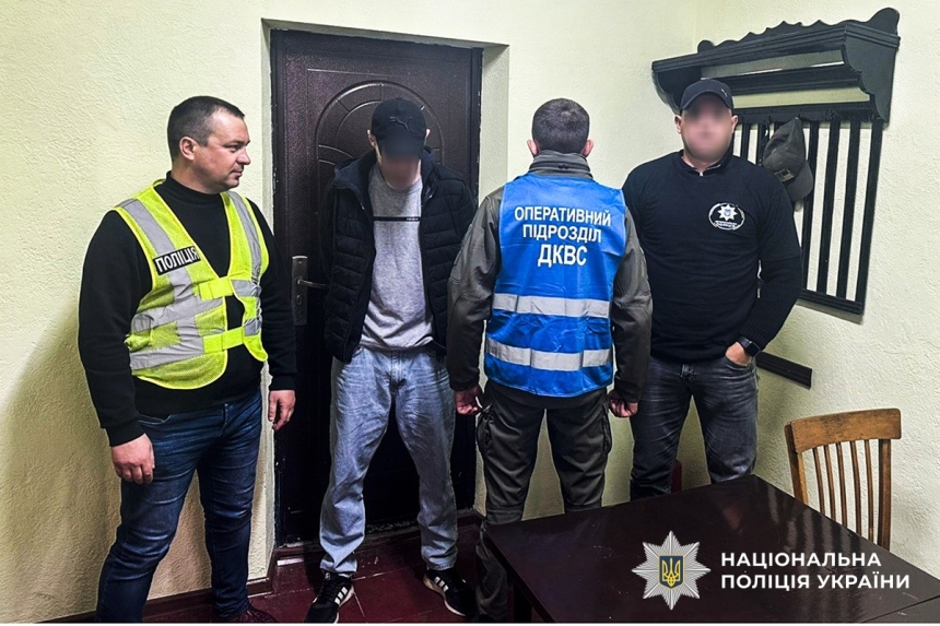 Заработал 100 тыс. грн, продавая тракторы в исправительной колонии: в Николаевской области разоблачили мошенника Заработал 100 тыс. грн, продавая тракторы в исправительной колонии: в Николаевской области разоблачили мошенника