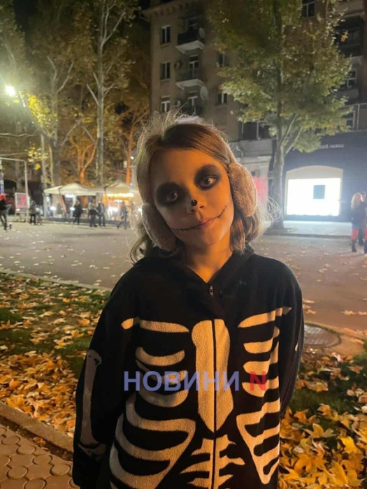 Ведьмы, скелеты и ангелы: в Николаеве празднуют Хэллоуин (фото) Ведьмы, скелеты и ангелы: в Николаеве празднуют Хэллоуин (фото)