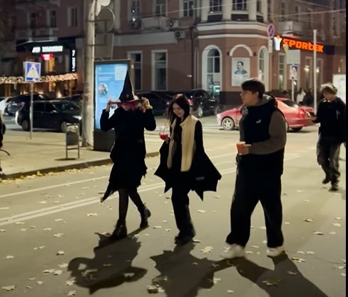 Хэллоуин в Николаеве: появилось видео костюмированных гуляний на Соборной Хэллоуин в Николаеве: появилось видео костюмированных гуляний на Соборной