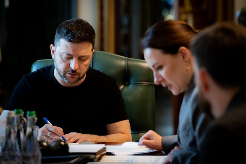 Бесплатные поезда, финансовая помощь и чек-апы здоровья: Зеленский анонсировал зимнюю поддержку Бесплатные поезда, финансовая помощь и чек-апы здоровья: Зеленский анонсировал зимнюю поддержку