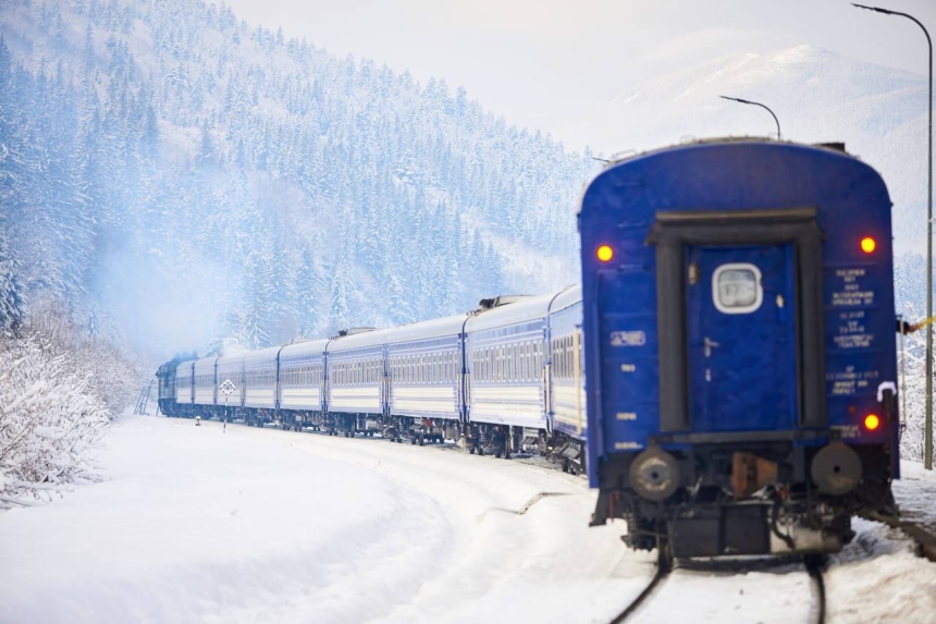 "Укрзализныця" прокомментировала заявление президента о бесплатных поездках для каждого украинца "Укрзализныця" прокомментировала заявление президента о бесплатных поездках для каждого украинца