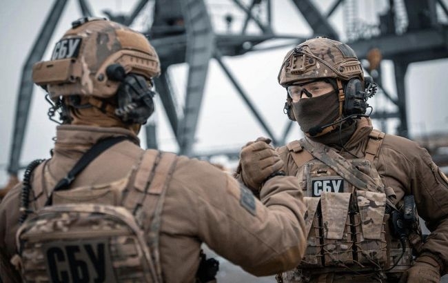 СБУ вдарила по нафтотерміналу в Туапсе: палає танкер і порт, - ЗМІ СБУ вдарила по нафтотерміналу в Туапсе: палає танкер і порт, - ЗМІ