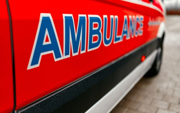 В Херсоне российский дрон атаковал гражданское авто В Херсоне российский дрон атаковал гражданское авто