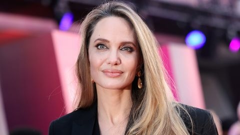 Анджеліна Джолі прийшла в Україну пішки, - Politico Анджеліна Джолі прийшла в Україну пішки, - Politico