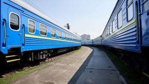 Враг атаковал железнодорожную инфраструктуру в Украине: задерживаются десятки поездов Враг атаковал железнодорожную инфраструктуру в Украине: задерживаются десятки поездов